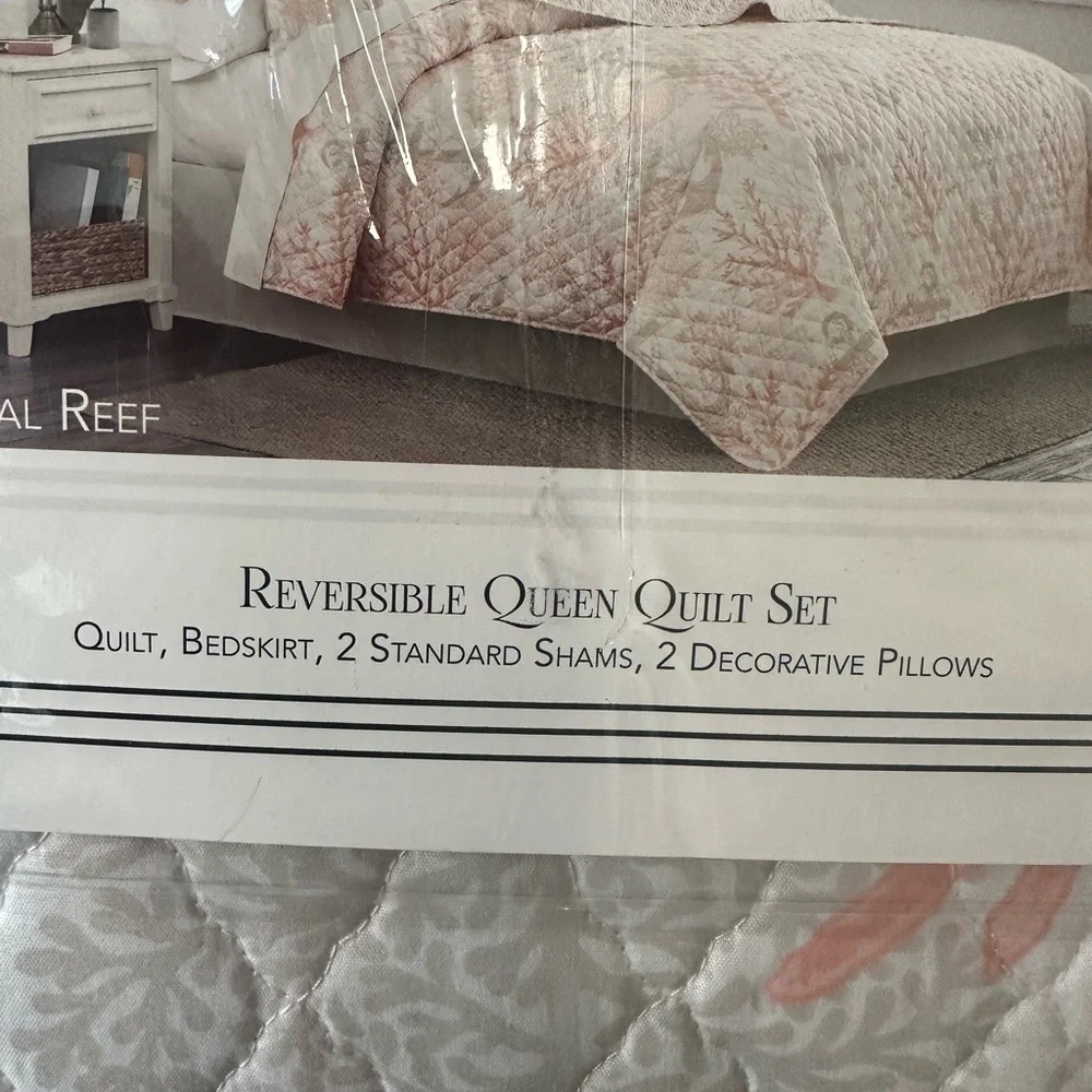 Reversible Queen Quilt Set 6-Piece Coral Reef Coral and Gray NWT
